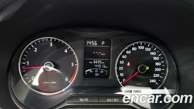 Volkswagen Polo 2014 — photo 8