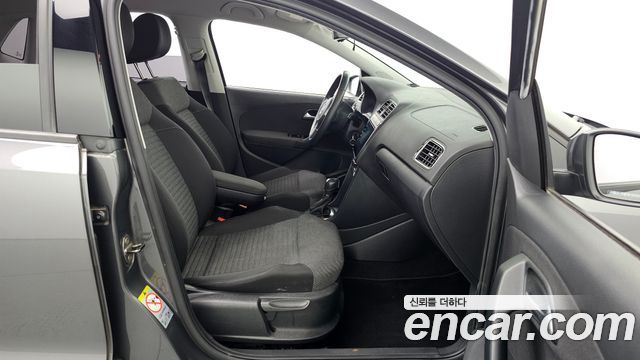 Volkswagen Polo 2014 — photo 11