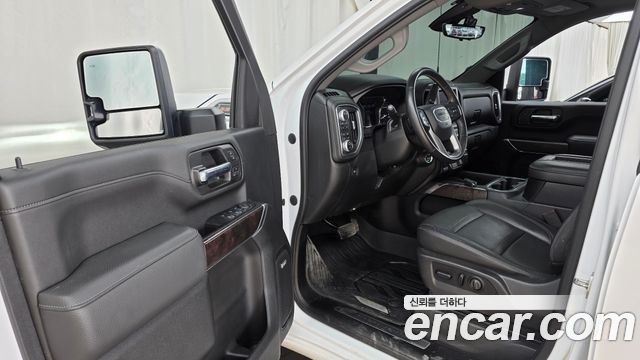 GMC Sierra 2020 — photo 13
