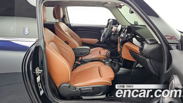 Mini Cooper 2022 — photo 17