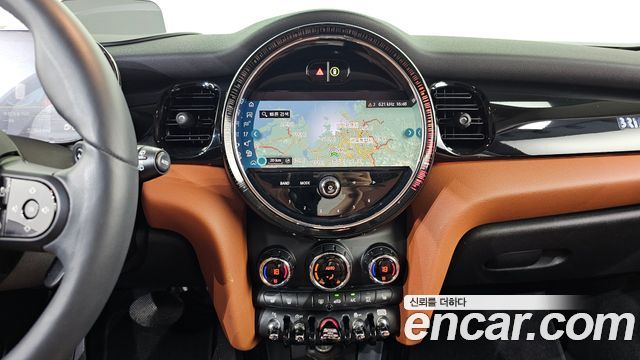 Mini Cooper 2022 — photo 21