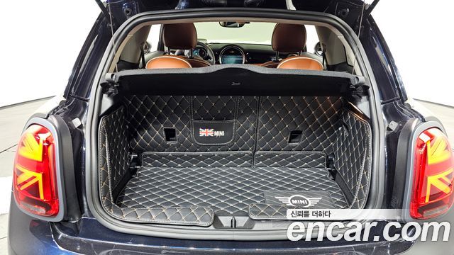 Mini Cooper 2022 — photo 26