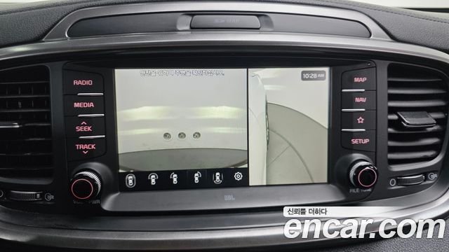 Kia Sorento 2018 — photo 25