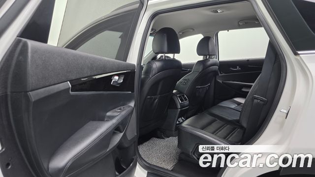 Kia Sorento 2018 — photo 31
