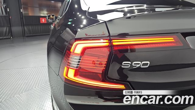 Volvo S90 2025 — photo 9