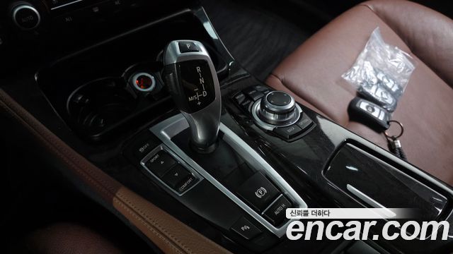 BMW 5-Series 2013 — photo 9