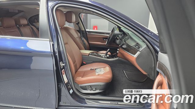 BMW 5-Series 2013 — photo 11