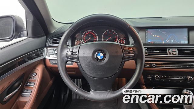 BMW 5-Series 2013 — photo 13