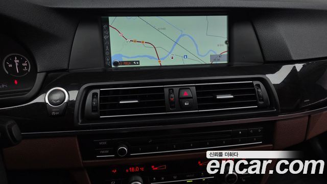 BMW 5-Series 2013 — photo 14