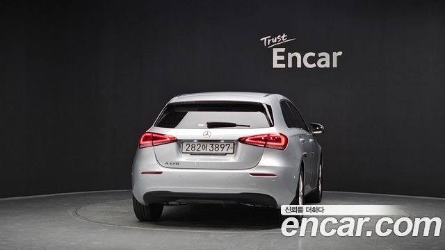 Mercedes-Benz A-Class 2019 — photo 4