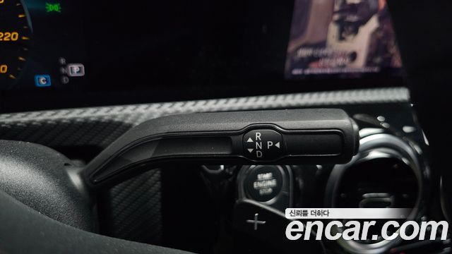 Mercedes-Benz A-Class 2019 — photo 9
