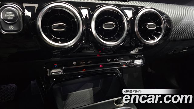Mercedes-Benz A-Class 2019 — photo 19