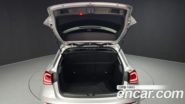 Mercedes-Benz A-Class 2019 — photo 20