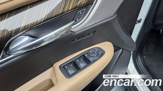 Cadillac XT6 2022 — photo 26
