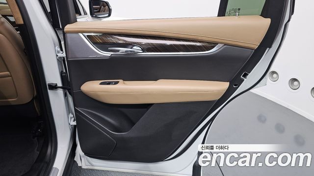 Cadillac XT6 2022 — photo 15