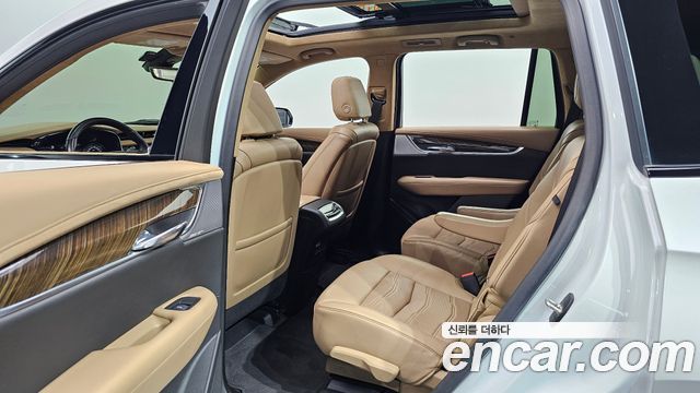 Cadillac XT6 2022 — photo 16