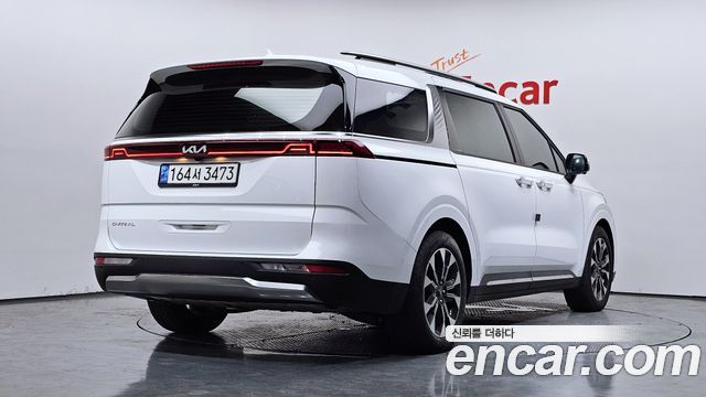 Kia Canival 2023 — photo 2