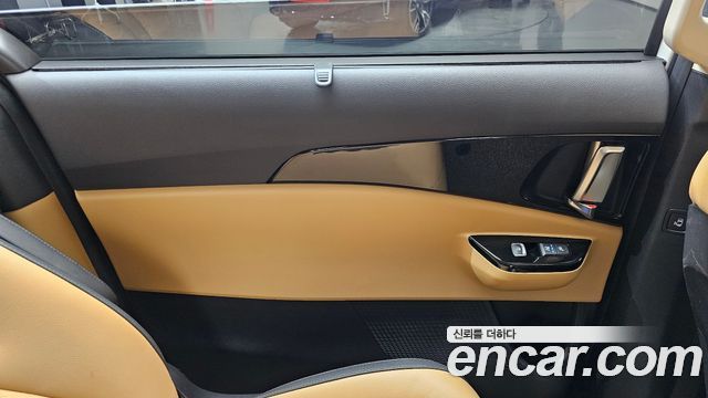 Kia Canival 2023 — photo 15