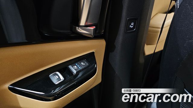 Kia Canival 2023 — photo 30