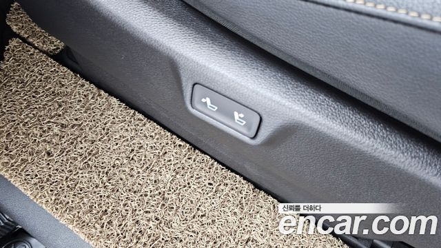 Kia Canival 2023 — photo 35
