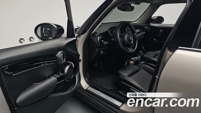 Mini Cooper 2022 — photo 13