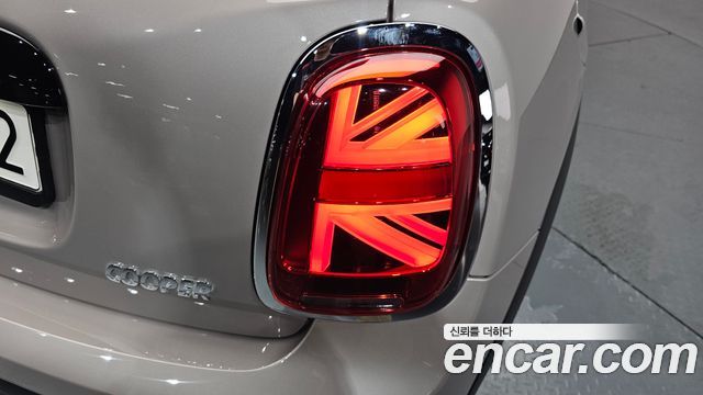 Mini Cooper 2022 — photo 9