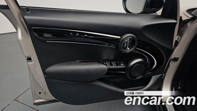 Mini Cooper 2022 — photo 14