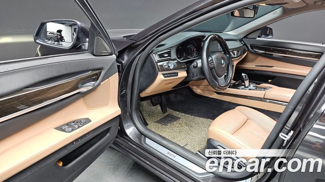 BMW 7-Series 2014 — photo 12