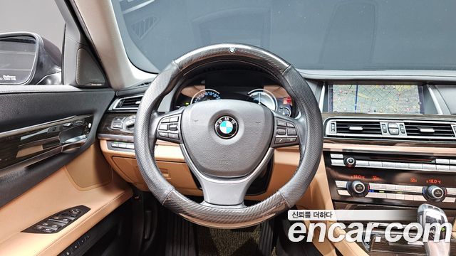BMW 7-Series 2014 — photo 13