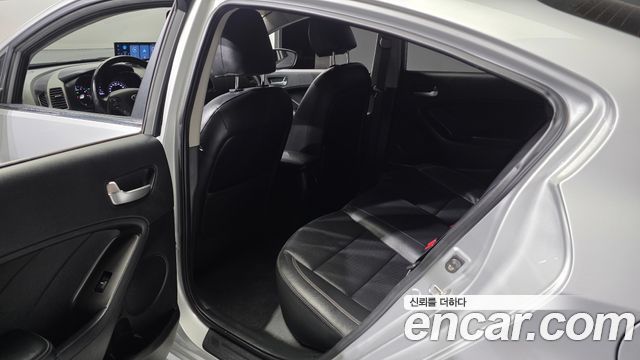 Kia K3 2015 — photo 11
