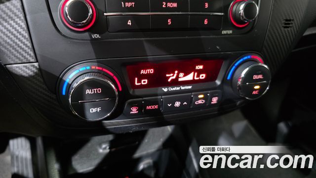 Kia K3 2015 — photo 18