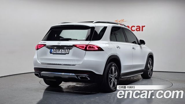 Mercedes-Benz GLE-Class 2020 — photo 2