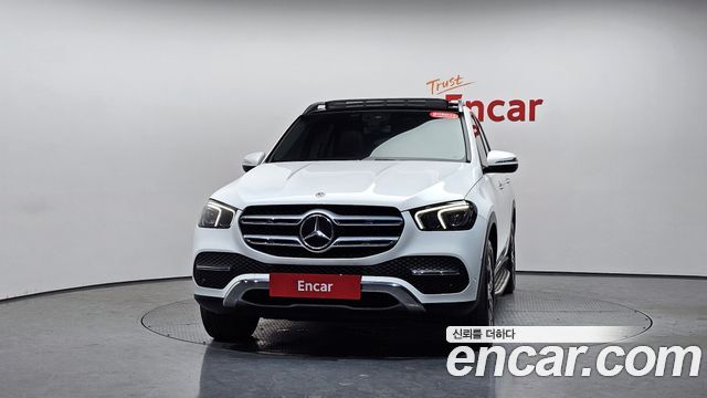 Mercedes-Benz GLE-Class 2020 — photo 3