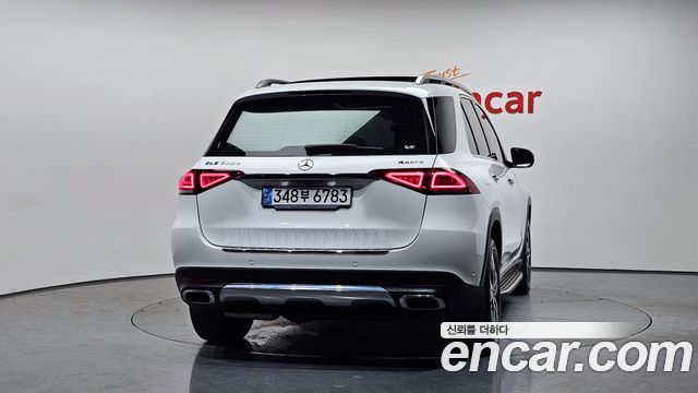 Mercedes-Benz GLE-Class 2020 — photo 4