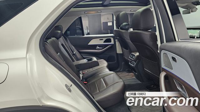 Mercedes-Benz GLE-Class 2020 — photo 17