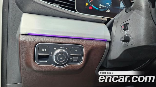 Mercedes-Benz GLE-Class 2020 — photo 22
