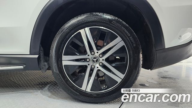 Mercedes-Benz GLE-Class 2020 — photo 7