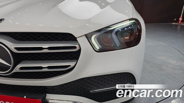Mercedes-Benz GLE-Class 2020 — photo 8
