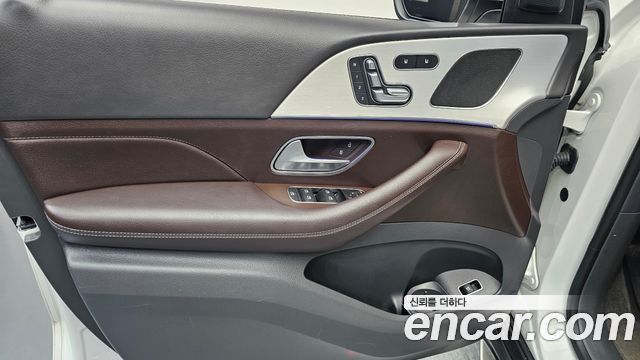 Mercedes-Benz GLE-Class 2020 — photo 14