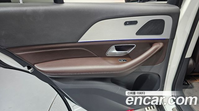Mercedes-Benz GLE-Class 2020 — photo 15