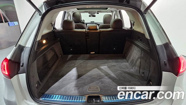 Mercedes-Benz GLE-Class 2020 — photo 28