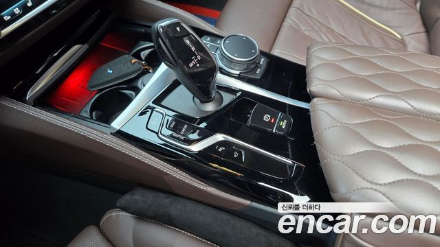 BMW 5-Series 2023 — photo 9