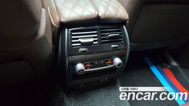 BMW 5-Series 2023 — photo 20