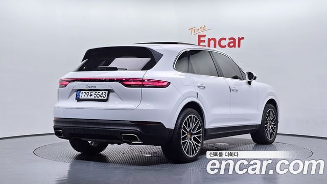 Porsche Cayenne 2019 — photo 2