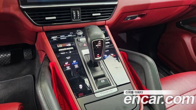 Porsche Cayenne 2019 — photo 9
