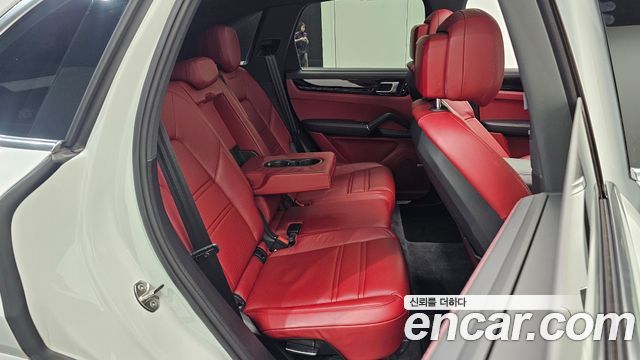 Porsche Cayenne 2019 — photo 11
