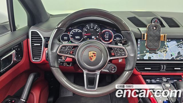 Porsche Cayenne 2019 — photo 12