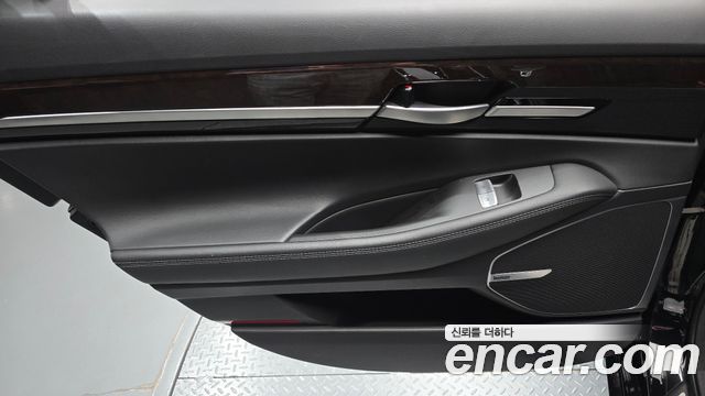 Genesis EQ900 2016 — photo 15