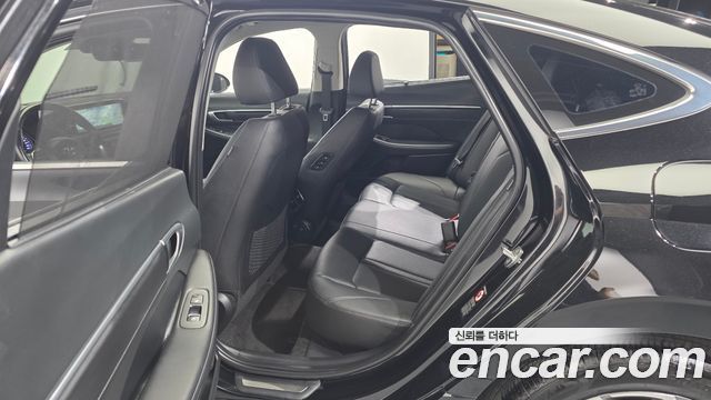 Hyundai Sonata 2022 — photo 17