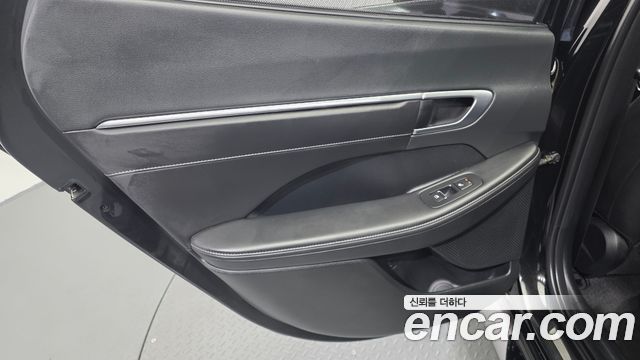 Hyundai Sonata 2022 — photo 15